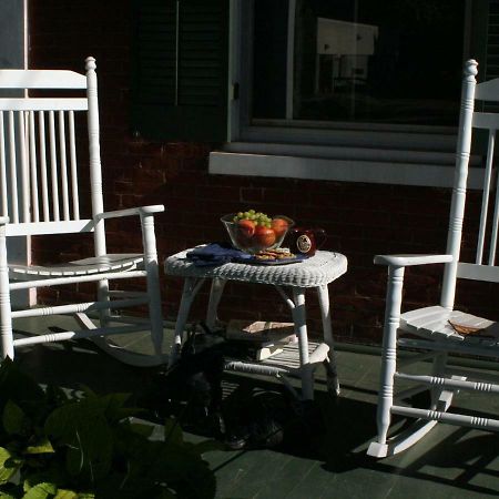 Grape Arbor Bed And Breakfast North East Exterior foto